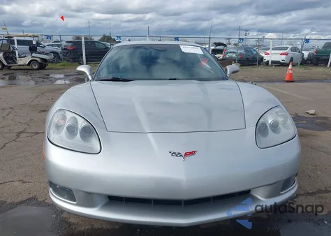 2005 Chevrolet Corvette z USA, uszkodzony, nr VIN 1G1YY24U955103196